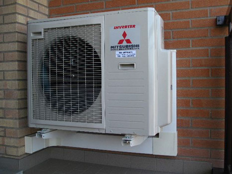 Installazione esterna di climatizzatore